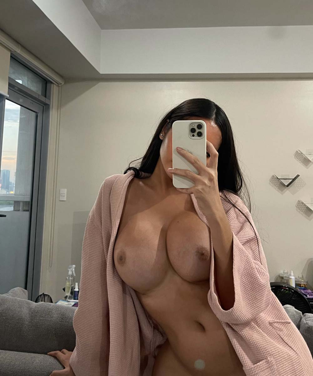 Angela Castellanos naked in Yueyang