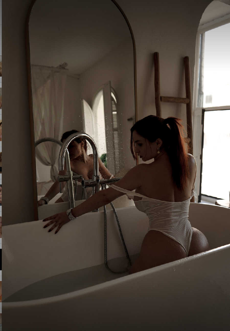 A playful frame from Miranda Faith nude — online in Yueyang