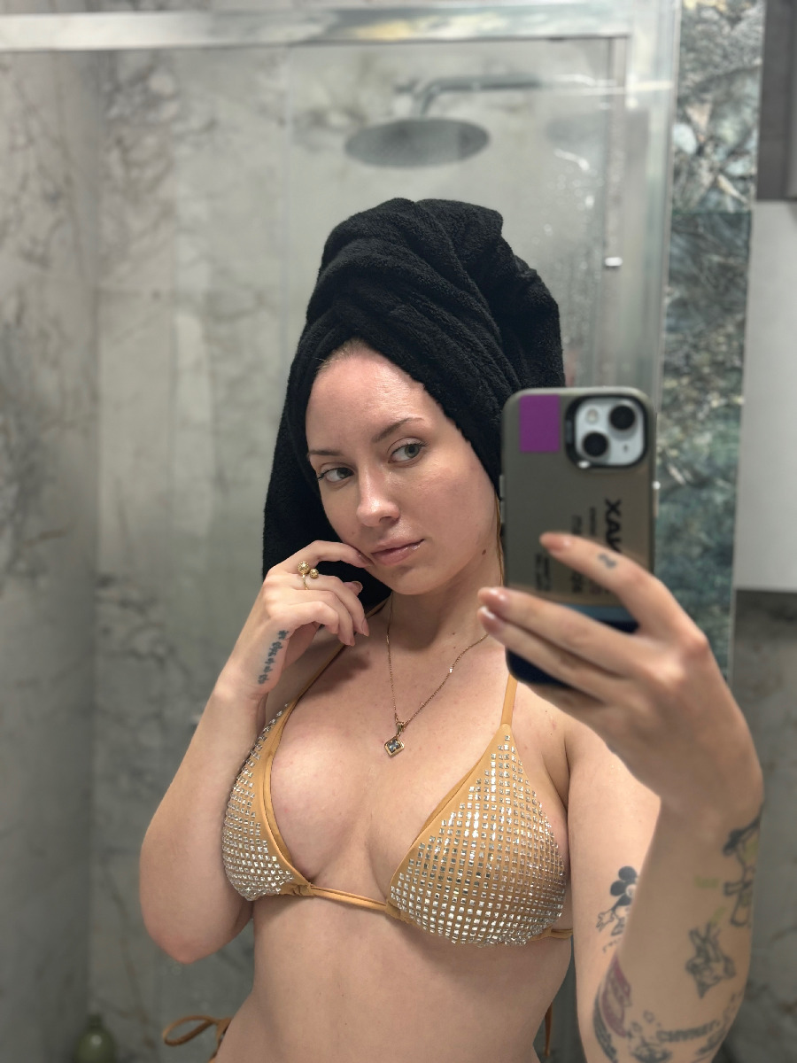 Nude girl KateV in Yueyang