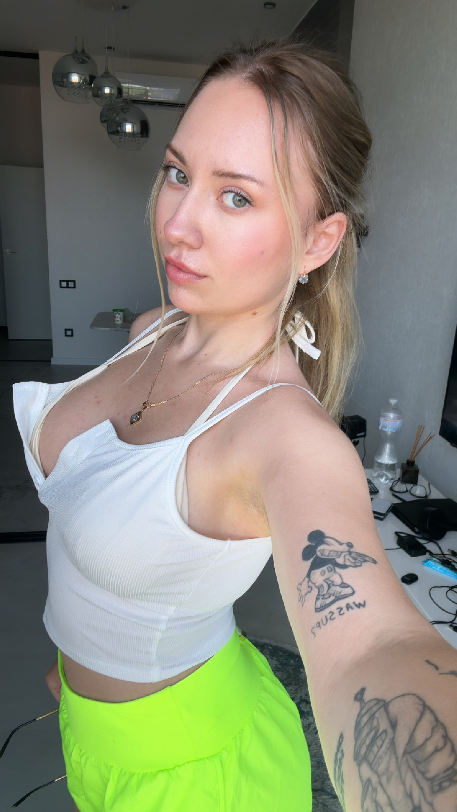 KateV in her underwear in Yueyang